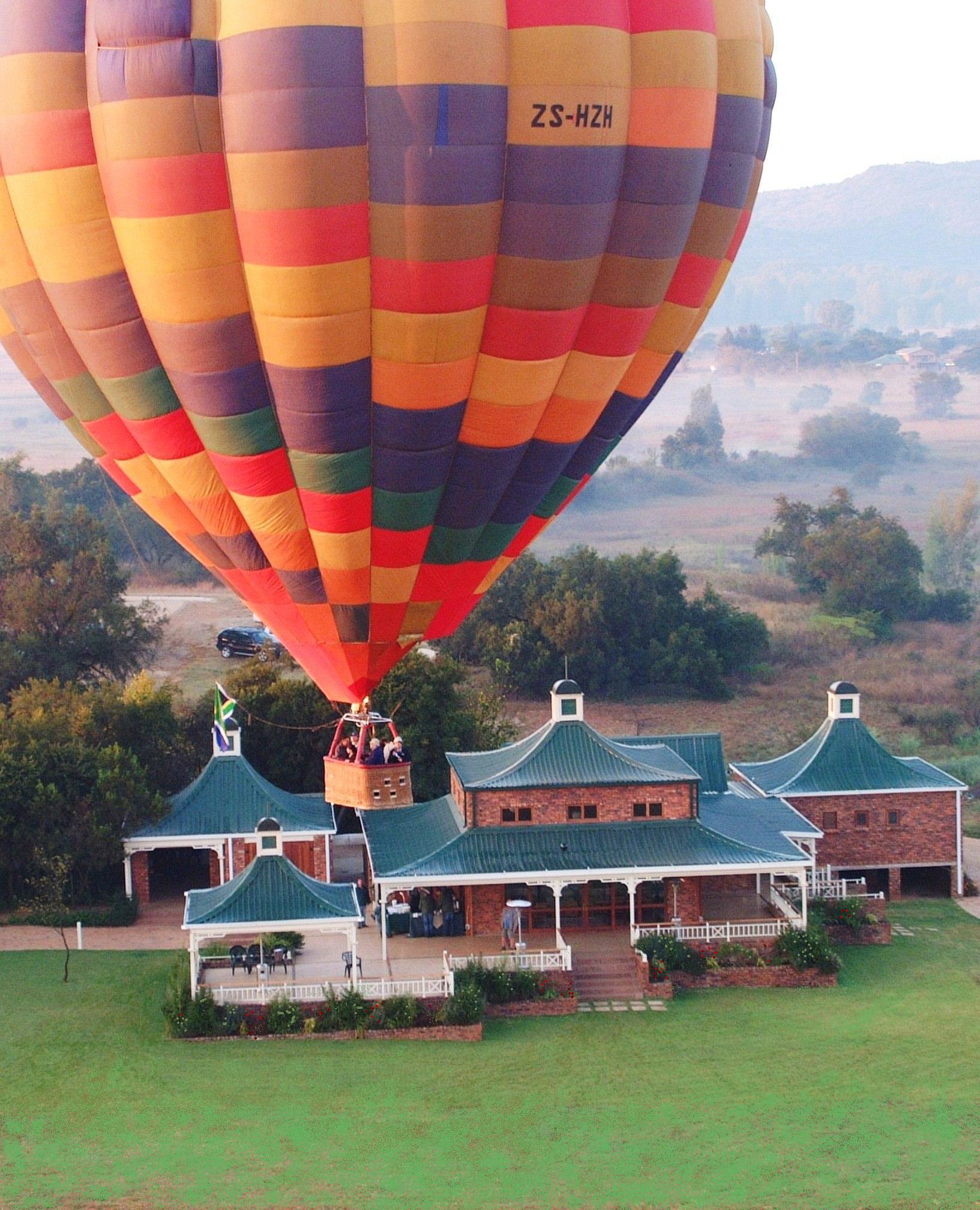 Balloon-and-Clubhouse-1.jpg