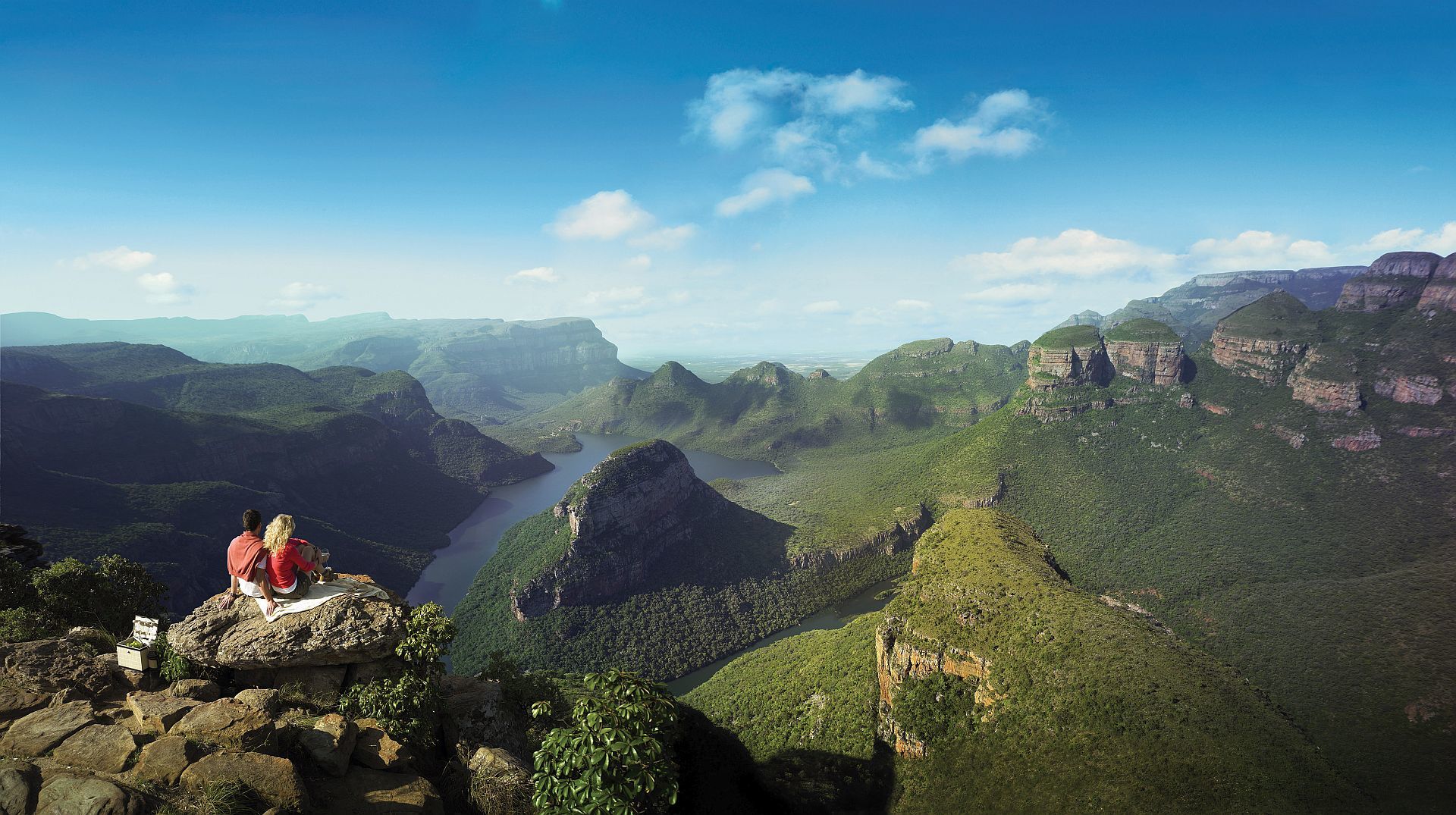 Blyde-River-Canyon-pano-SAT-1920.jpg