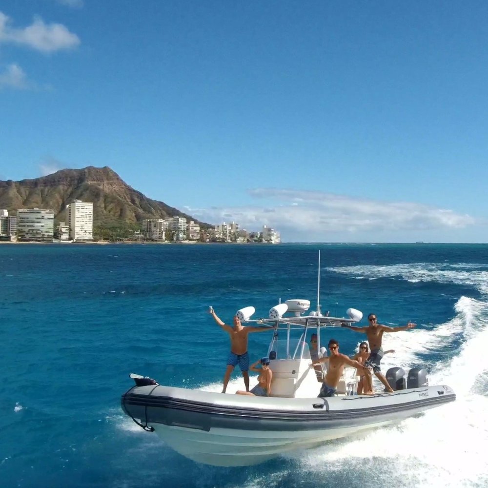 Private_Adventure_Boat_charter_in_Waikiki_at_Diamond_Head.jpg