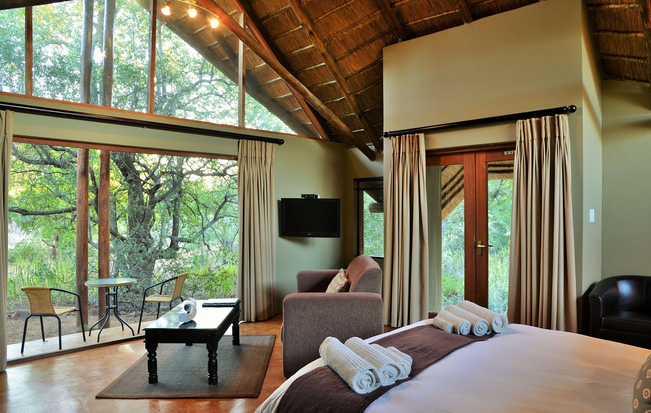 black-rhino-game-lodge.jpg