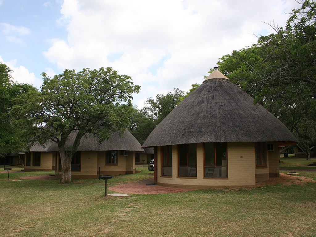 Kruger_Bungalow_outside_1027x768-1.jpg