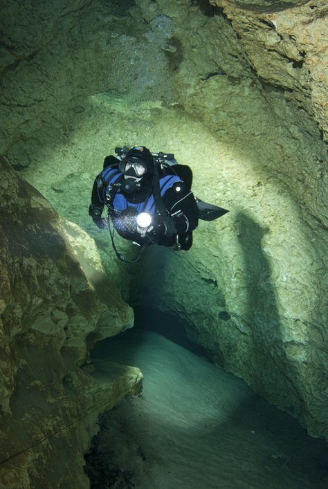 5df4938b0702453c73417e52fd89aa5f--cave-diving-scuba-diving.jpg