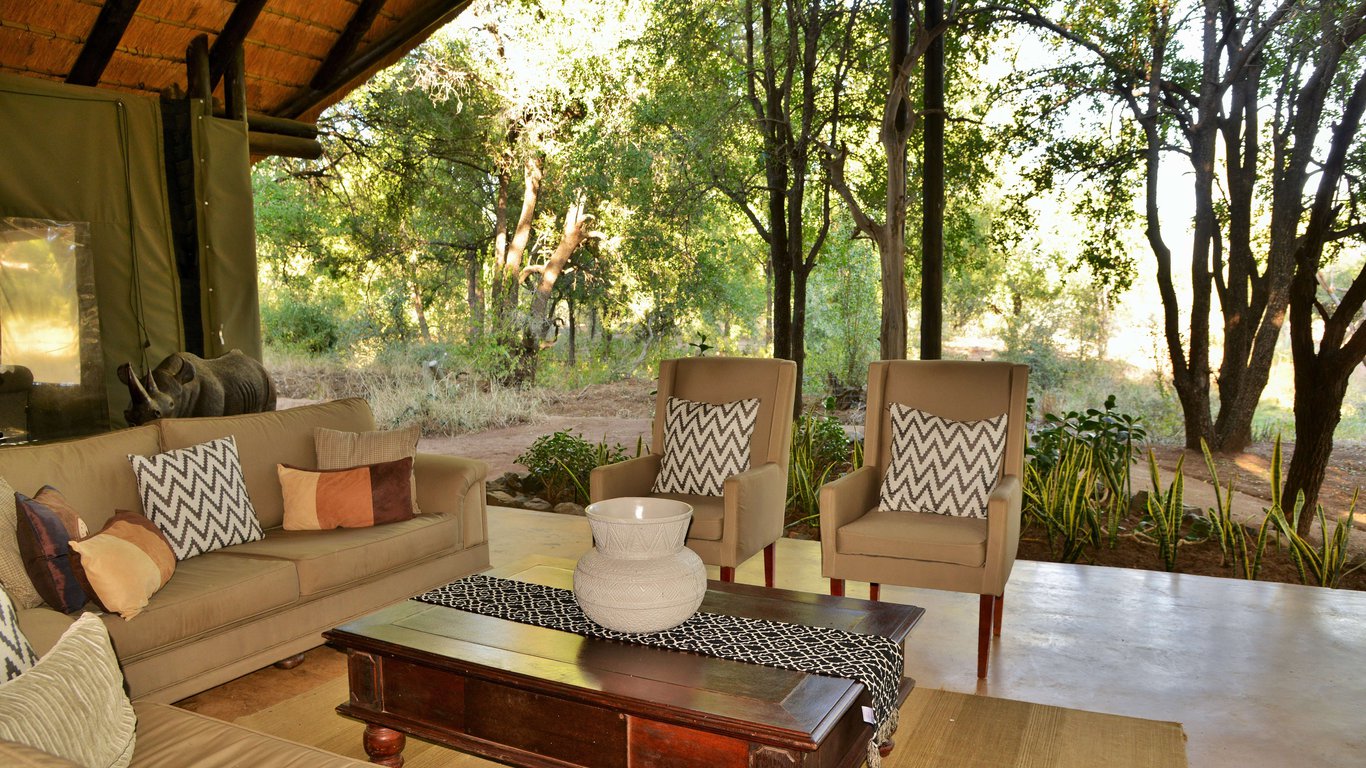 Black_Rhino_Game_Lodge_-_Guest_Area.jpg